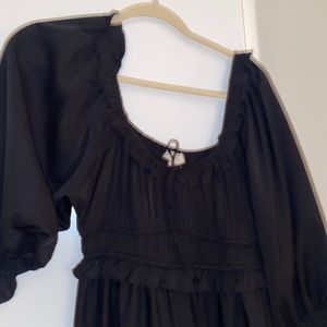 NWT Entro black midi peasant dress